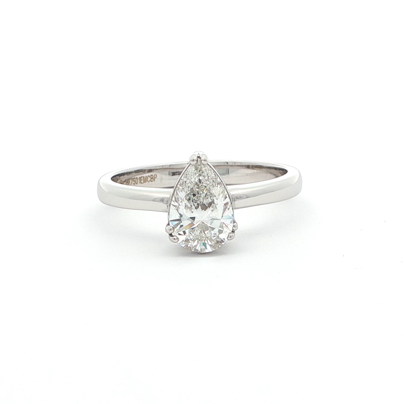 18k White Gold Solitaire Ring with Pear Cut Diamond(1)